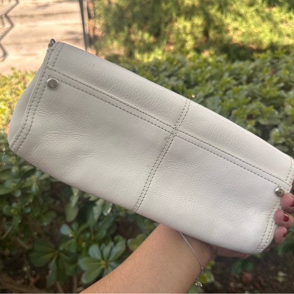 Juicy Couture Leather Silver and White Wristlet with Chain Accent - Picture 10 of 10